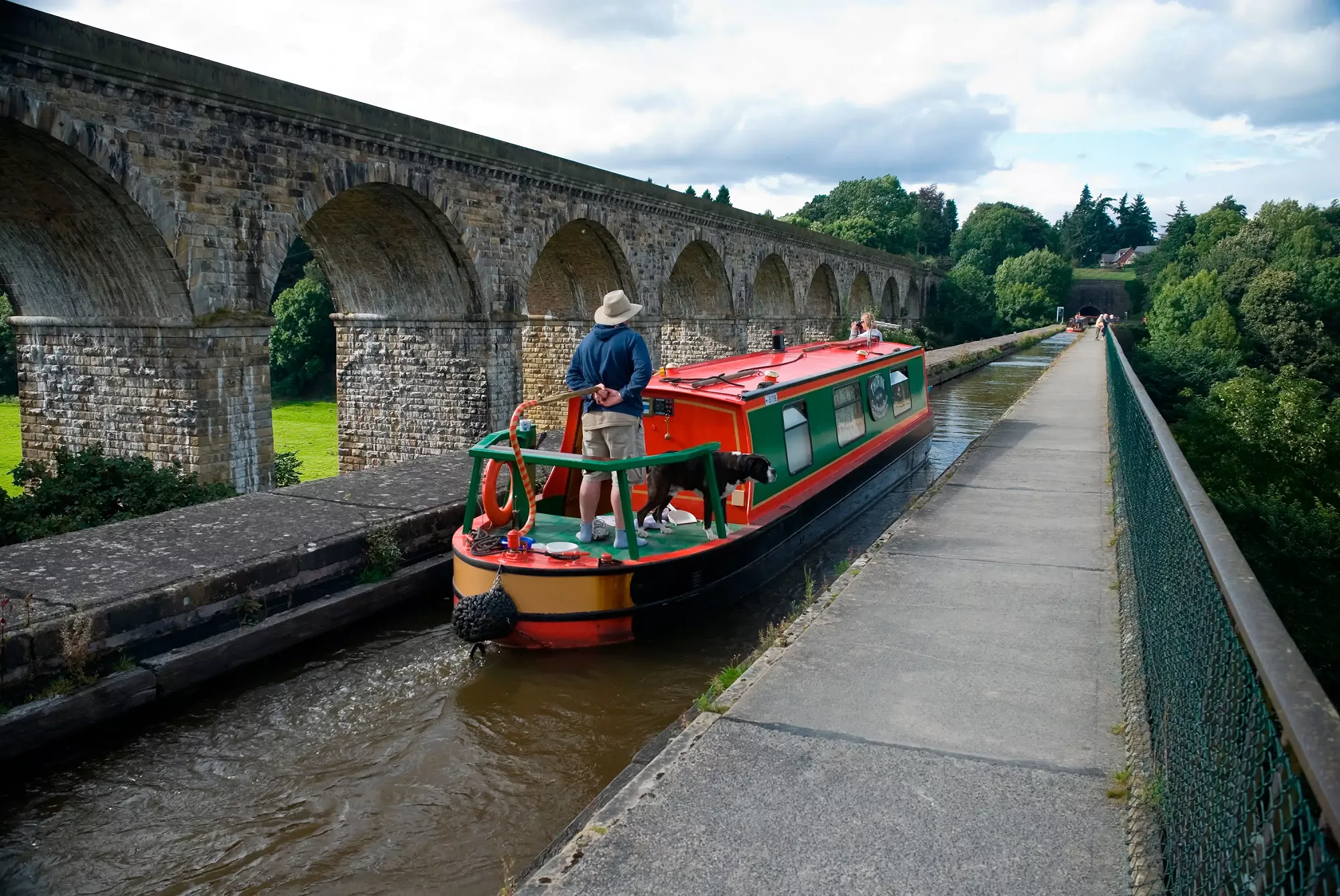 Narrowboat thorin with a fmaily onboard for their holidays crossing Chirk aqueduct