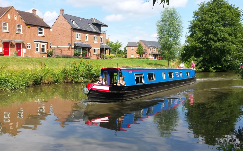 Holiday makers on their canal boat hire